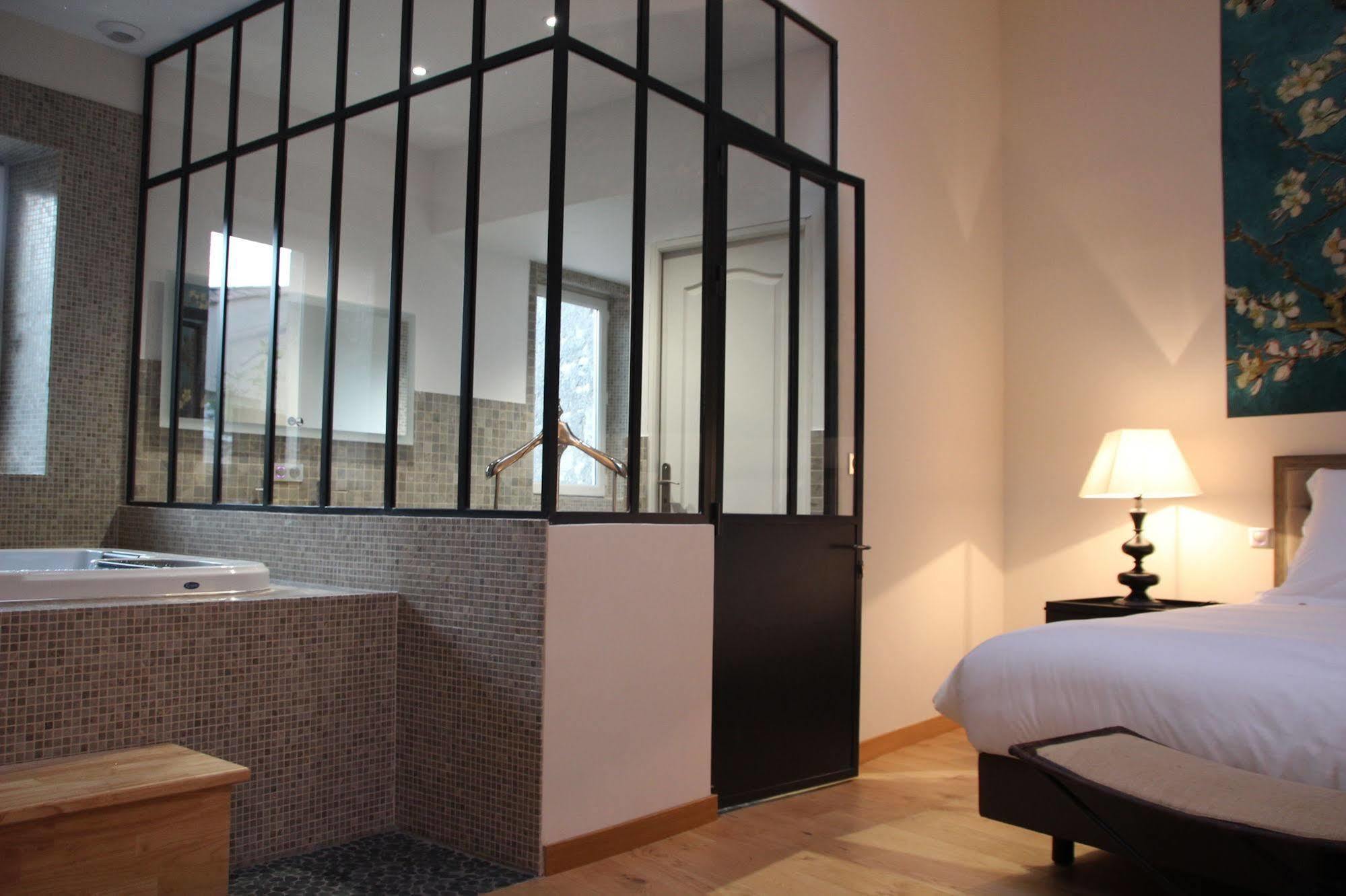 Maison D'Hotes Les Varietes Saint-Remy-de-Provence Bagian luar foto