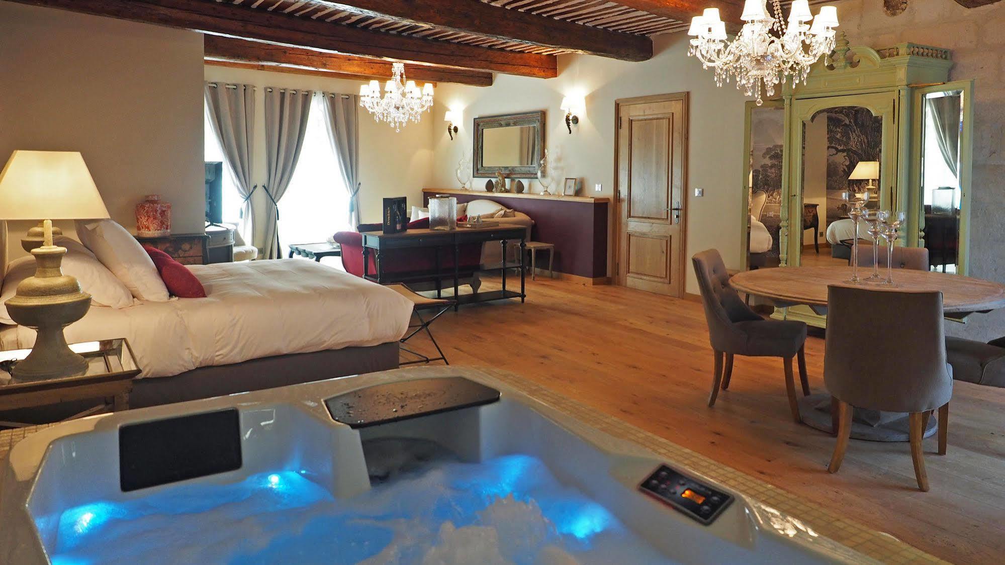 Maison D'Hotes Les Varietes Saint-Remy-de-Provence Bagian luar foto